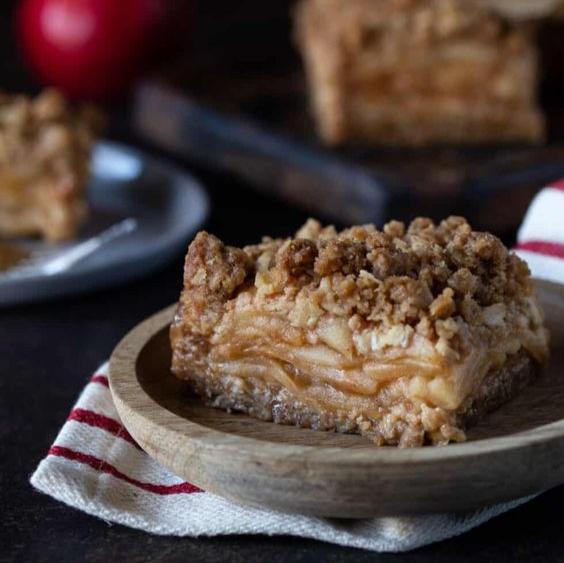 Caramel Apple Crumble